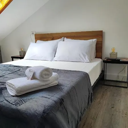 Carrerahouses Aroux Apartamento *